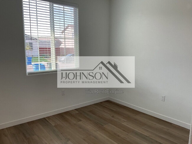 Building Photo - 2253 Monferrato St