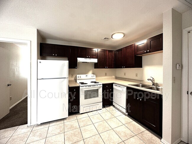 Foto del edificio - 16033 N 25th St