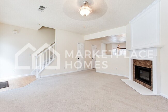 Building Photo - 2760 Parkway Cove