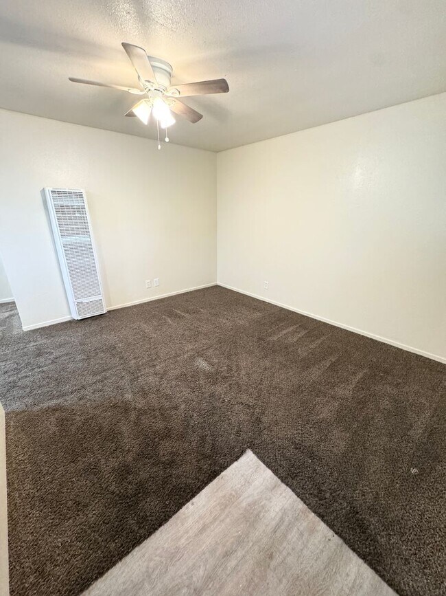 Foto del edificio - Move-In Special; Upstairs One Bedroom + Private Patio – SEE VIDEO