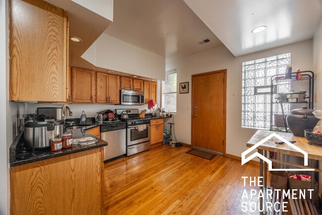 Building Photo - 2724 N Kimball Ave