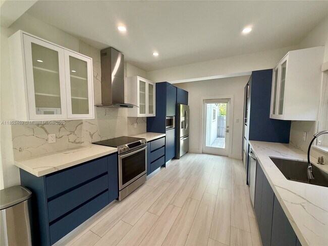 Foto del edificio - 761 NE 77th St