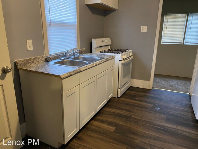 Building Photo - 3 br, 1 bath House - 625 Going