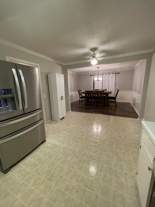 Foto del edificio - 505 Meadowbrook Ave