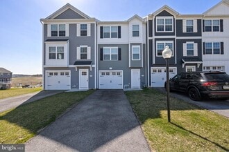 Building Photo - 2002 Sienna Ct