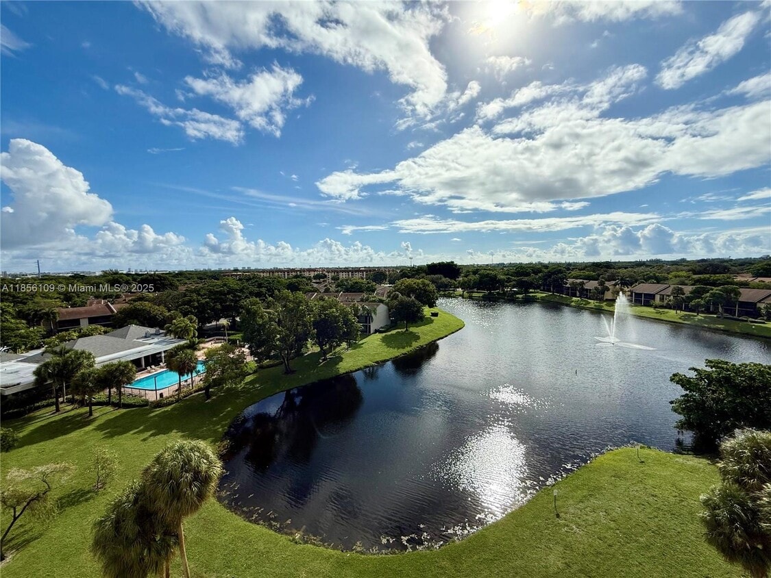 Foto principal - 1266 S Military Trail