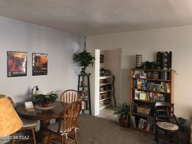 Building Photo - SAM HUGHES! Adorable 1 bedroom, 1 bath unit!