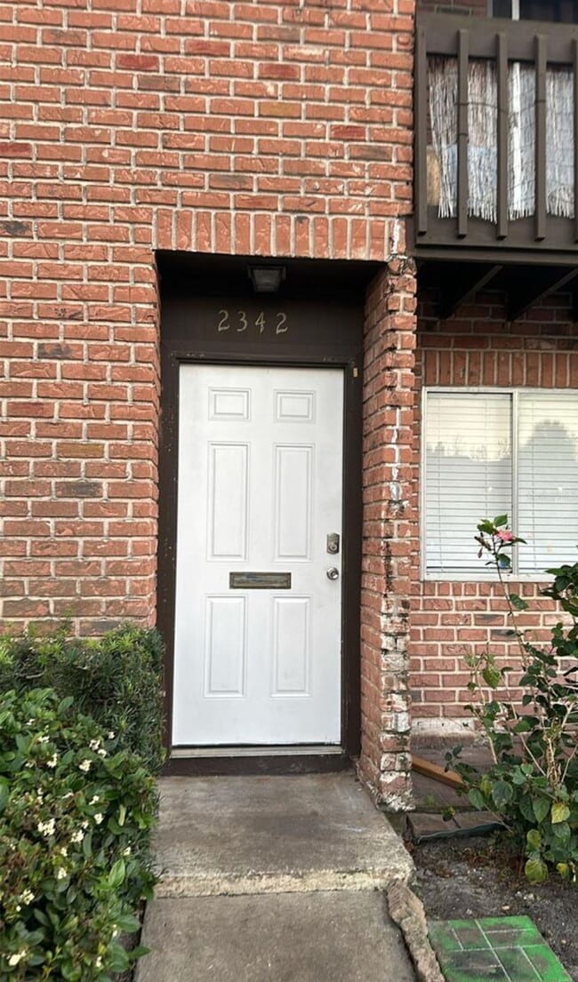 Building Photo - 2342 Huntington Green Ct