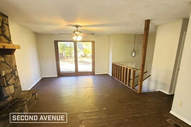 Foto del edificio - 1100 Moonglow Cir