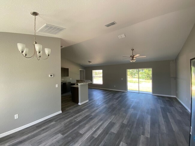 Building Photo - Desirable SW Ocala Neighborhood 3/2/2 **WON"T LAST**