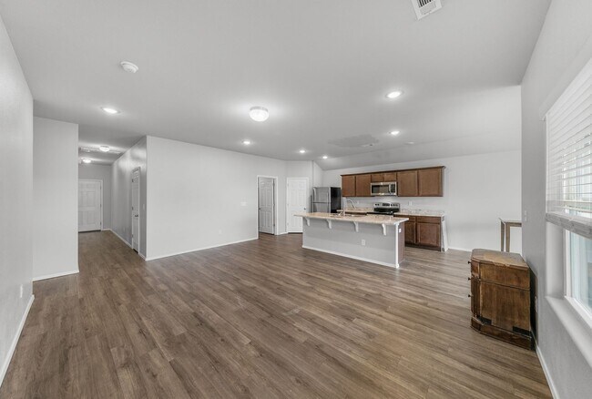 Foto del edificio - 4 Bedroom 2 Bath in Morningside Estates