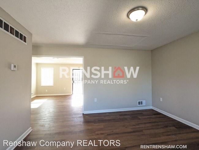 Building Photo - 3 br, 1 bath House - 3311 Keystone Ave