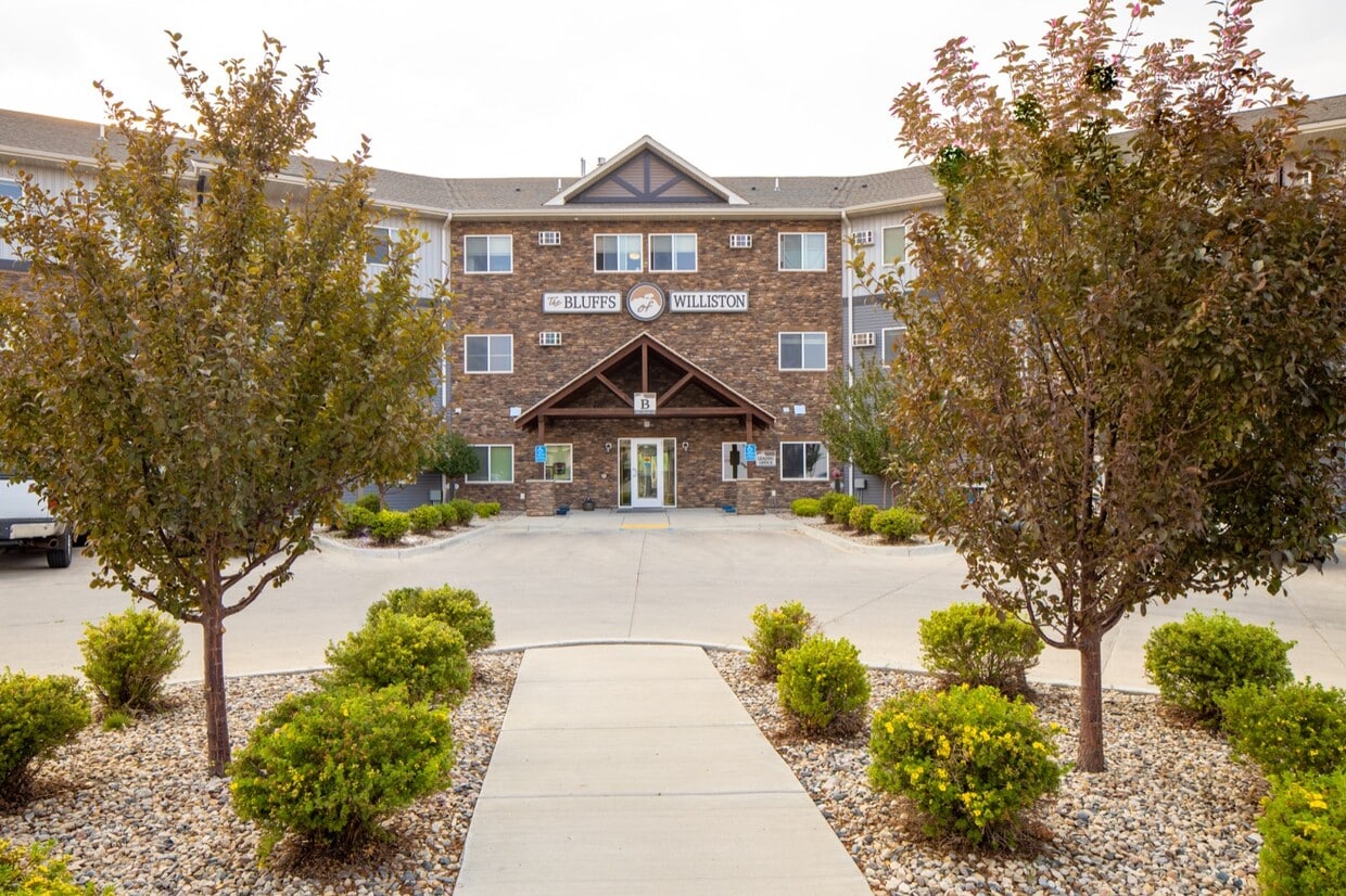 Exterior of leasing office - Bluffs of Williston