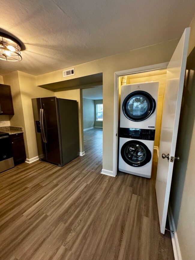 Foto del edificio - 8570 Chesapeake Blvd