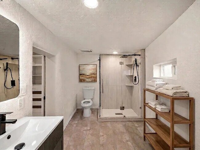 Foto del edificio - 1619 Brae St
