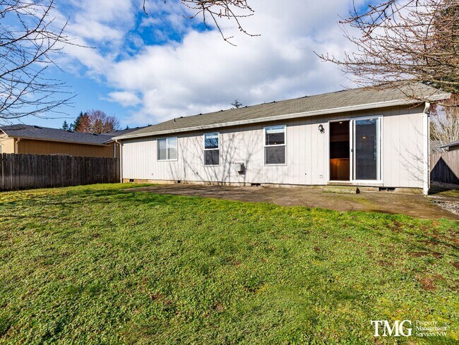 Building Photo - Beautiful 3-Bedroom Ranch Home with a Spac...