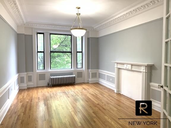 Primary Photo - 730 Riverside Drive