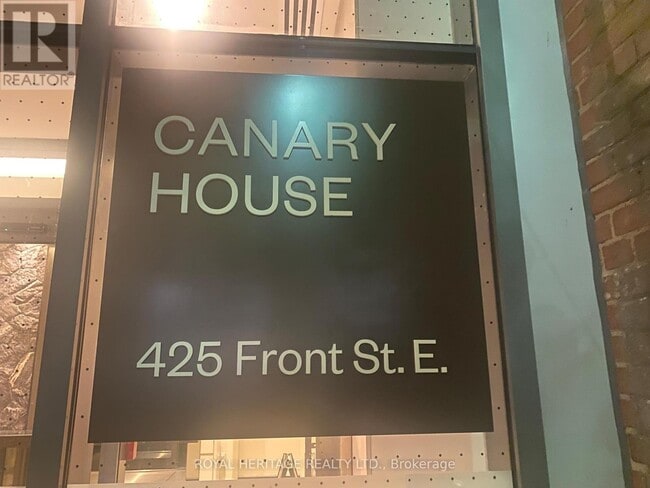 Photo du bâtiment - 425 Front St E