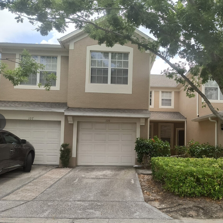 Outside - 2763 Metro Sevilla Dr