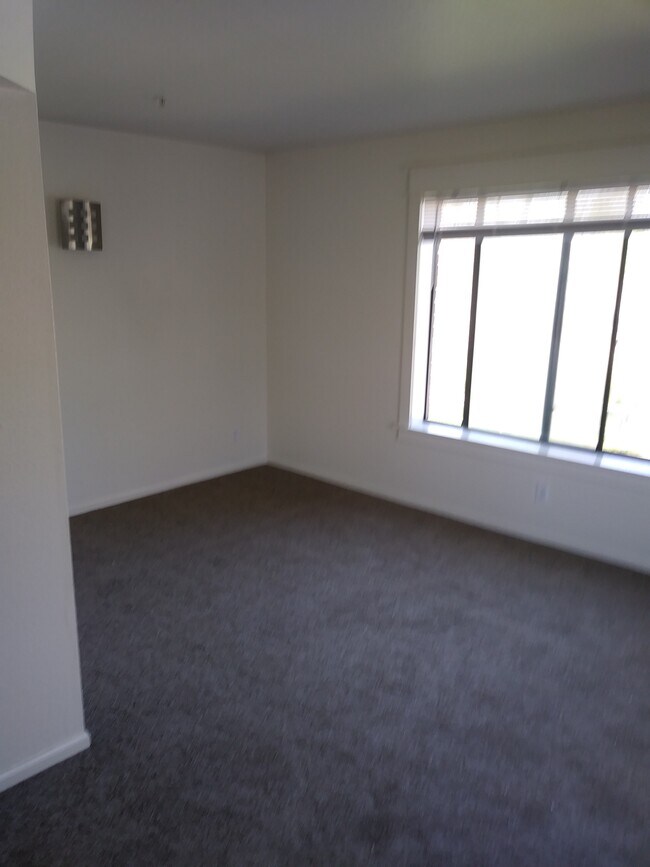 Living Room - 2727 Folsom St