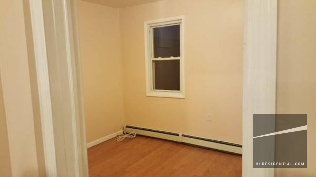 Foto del edificio - 10730 118th St