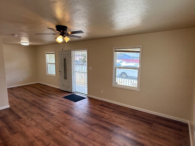 Building Photo - Richmond 2-Bedroom Single Family Home w/ 1...