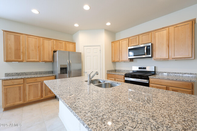 Building Photo - 16683 W Whispering Wind Dr