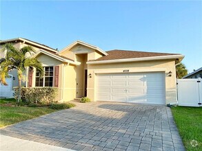 Building Photo - 4028 Tomoka Dr