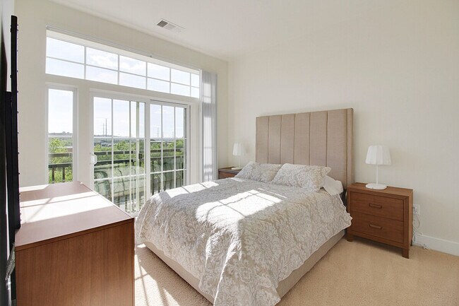 Foto del edificio - 909 Usher St