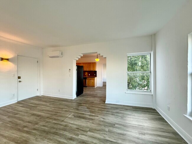 Foto del edificio - 4035 N Meridian Ave