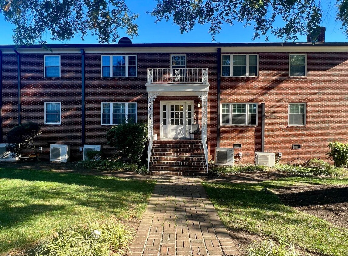 Foto principal - 4031 Sharon Court
