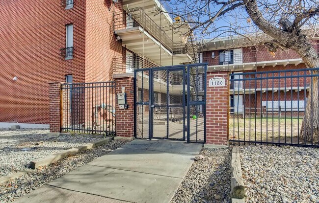 Building Photo - 1180 Yosemite St