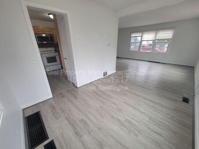 Foto del edificio - 1318 Perkins Ave