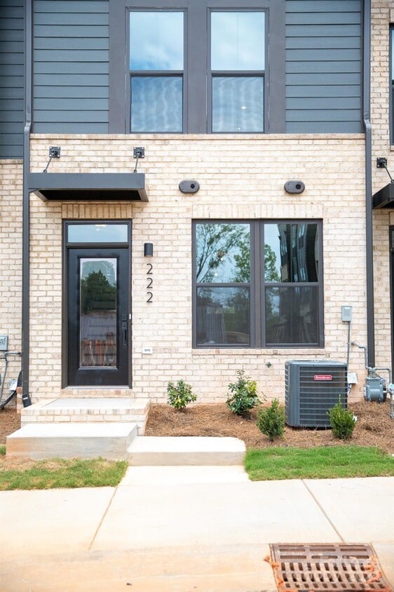 Primary Photo - 222 Music Hall Wy