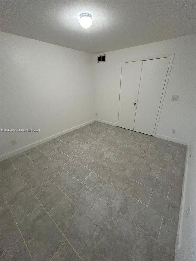 Building Photo - 4023 NW 87th Ave