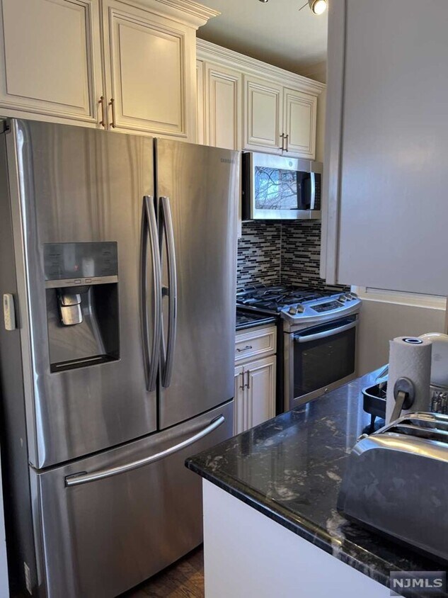 Primary Photo - 1495 Terrace