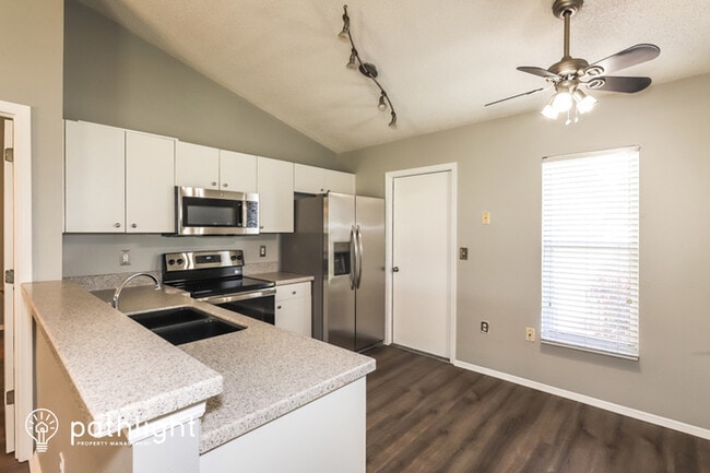 Building Photo - 3411 6Th Avenue W, Palmetto, FL, 34221