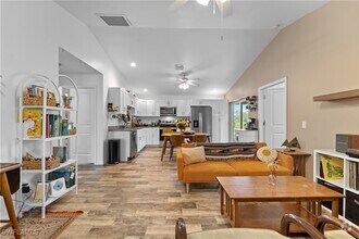 Building Photo - 27433 Las Lomas Dr