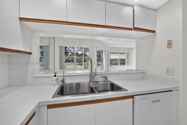 Foto del edificio - 1200 SW 125th Ave