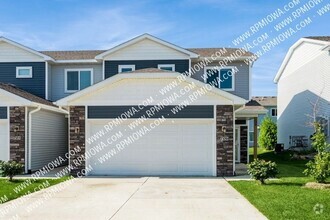 Building Photo - 706 Umbra Pl