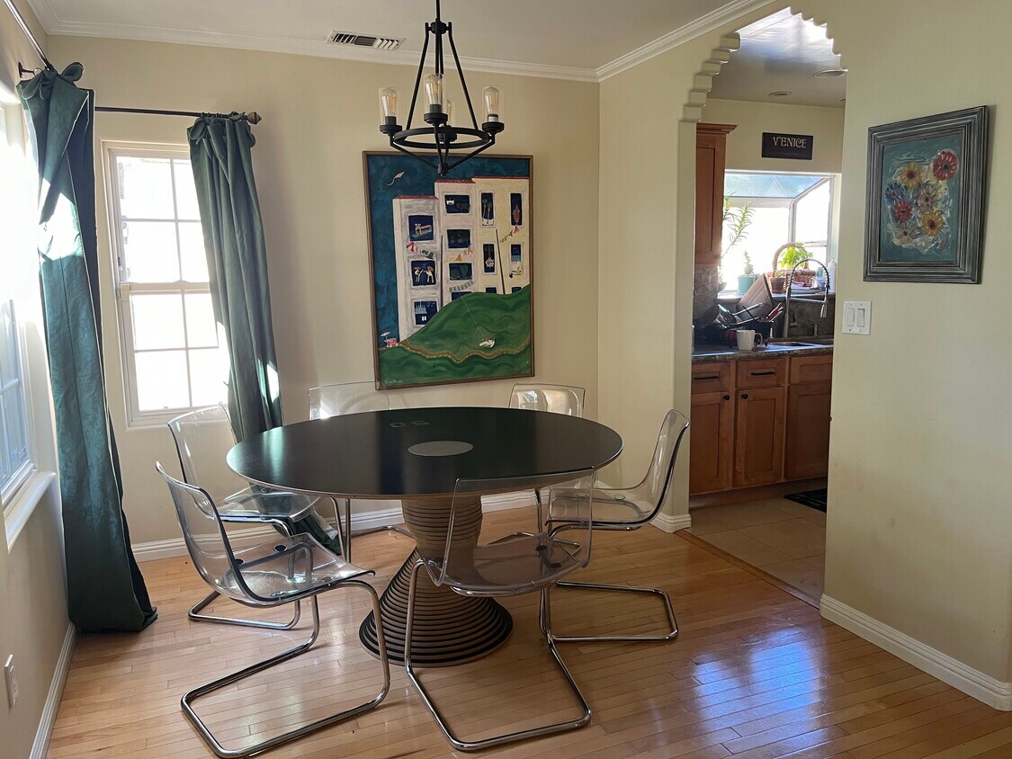 Foto principal - 520 N Myers St