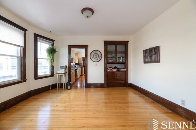 Building Photo - 432 Watertown St