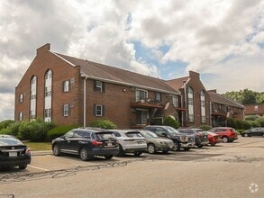 Building Photo - 10 Williamsburg Ct