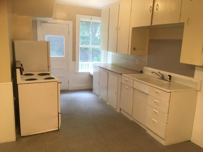 Building Photo - 1 bedroom in Westbrook ME 04092