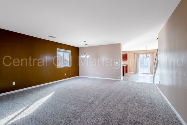 Foto del edificio - Large 4 Bedroom/2.5 Bath Home with a Large Loft - $2795 Per Month!