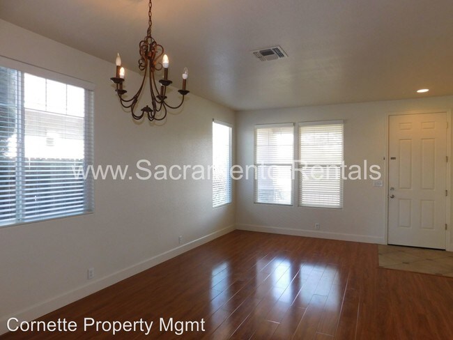 Building Photo - 10062 Blossom Ridge Dr