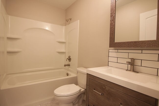 Foto del edificio - Updated 2 Bed 2 South Hill property 10 min from Medical District hospitals