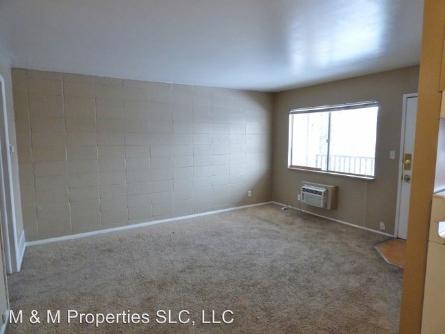 Building Photo - 805 S Cheyenne St