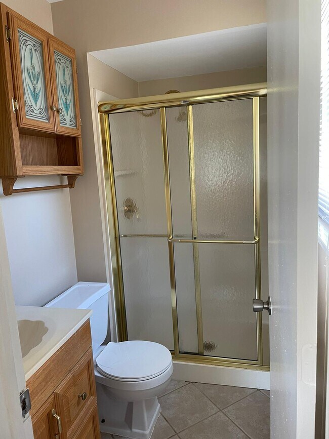 13905 Camelot Dr Unit 71, Sterling Heights, MI 48312 Condo for Rent