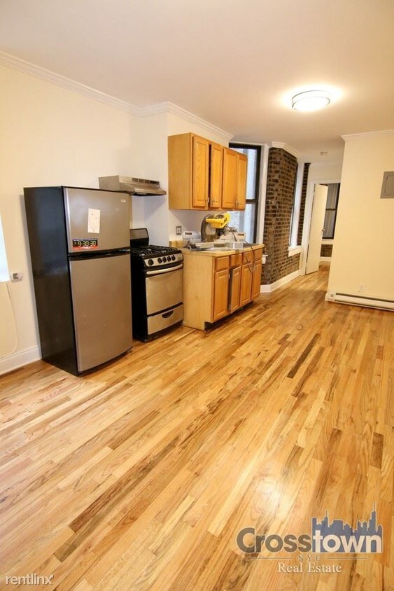 Primary Photo - 79 Clinton St